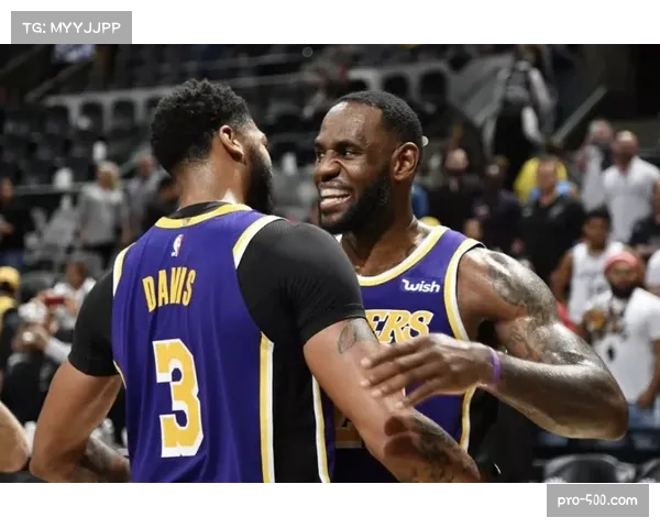 五外阵容普及拉空内线 空间化打法改变防守布局